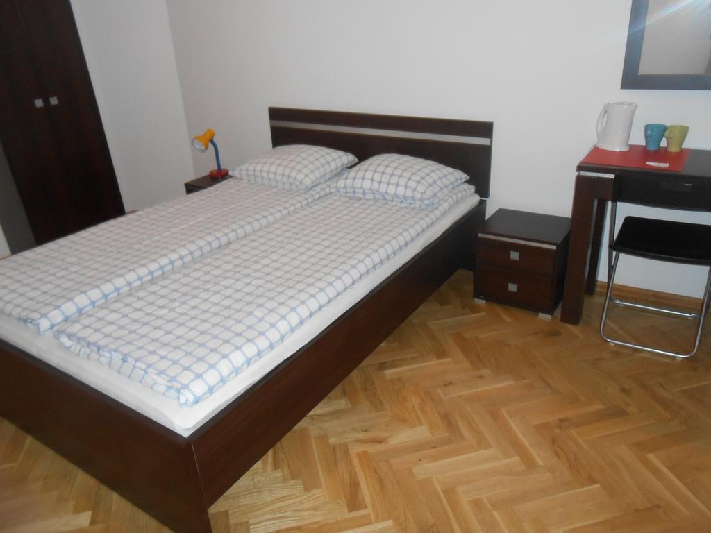 Lux Hostel - Z Prywatnymi Lazienkami กดิเนีย ห้อง รูปภาพ